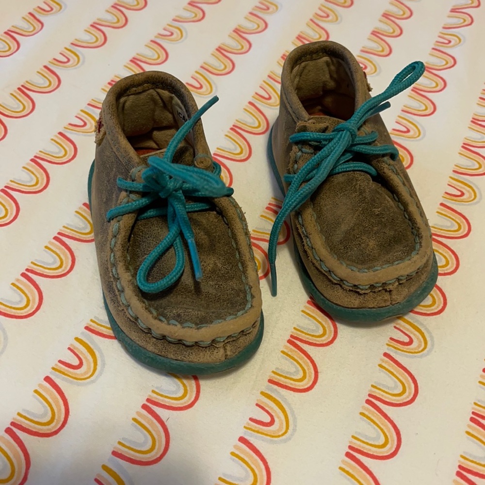 Toddler twisted x